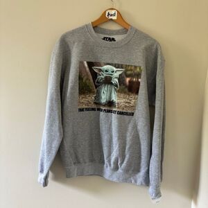 Star Wars Gray Crewneck Sweater Baby Yoda Grogu Design Adult M new NWT